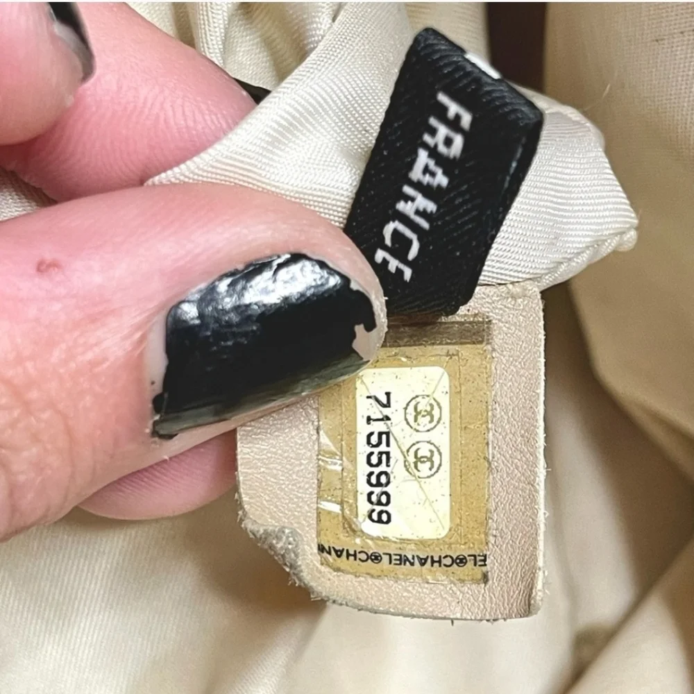 CHANEL | large cream/beige CC quilted monogram canvas 'travel line' tote bag - Picture 6 of 6